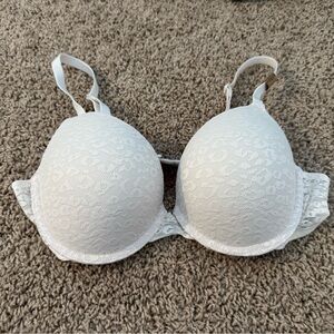 NWT Victoria’s Secret White Lace push up Bra